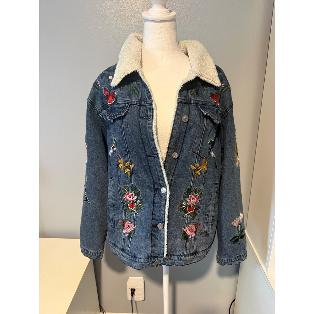 Bagatelle Womens Embroidered Sherpa Lined Denim Jacket Blue Floral Bee Tiger L